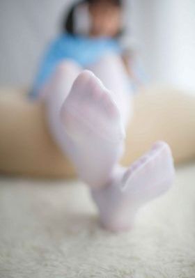美女扒开内给男生玩坤坤图片_BD韩语视频大全