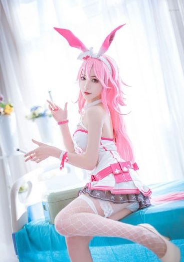 欧美美女内衣秀_成长在线视频免费观看
